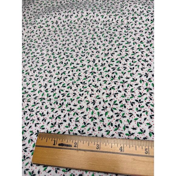 Cotton Fabric Holly Berry Print Crafting Quilting Material 17" x 44" - Picture 3 of 8